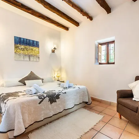 Cardona - Green&blue Ibiza Santa Agnes de Corona